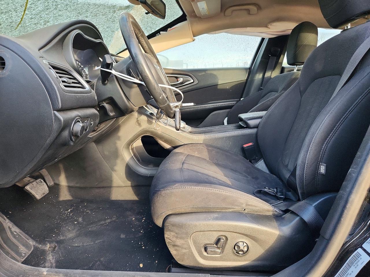 2015 CHRYSLER 200 LIMITED photo 7