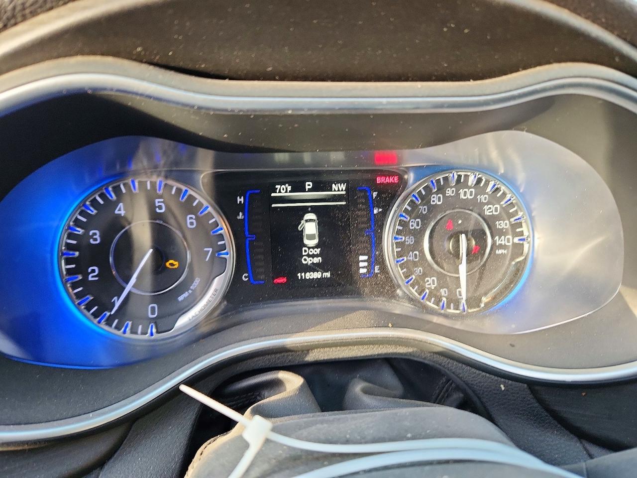 2015 CHRYSLER 200 LIMITED photo 9