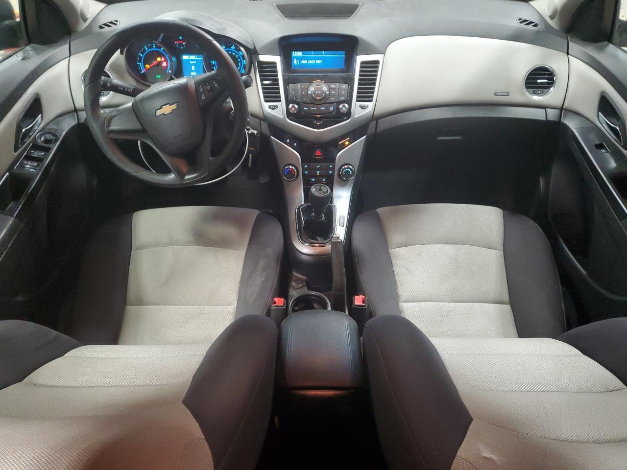 2013 CHEVROLET CRUZE LS photo 8