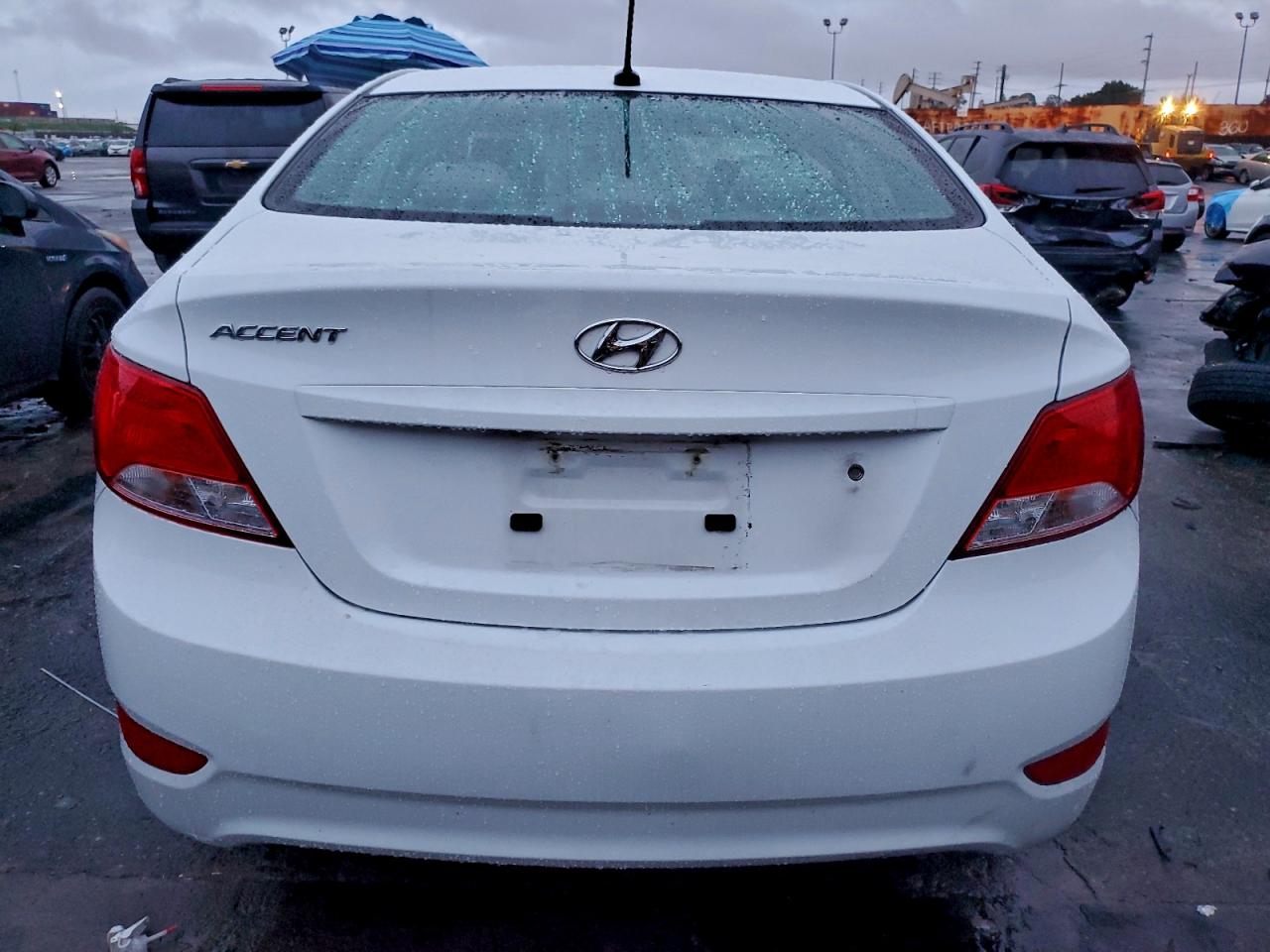 2017 HYUNDAI ACCENT SE photo 6