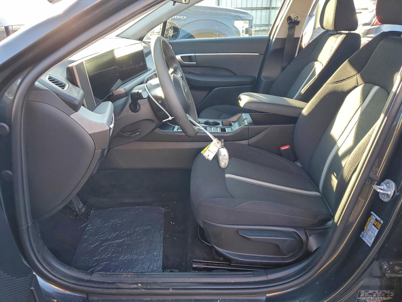 2025 HYUNDAI SONATA SE photo 7