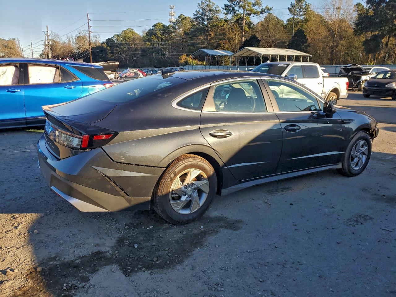 2025 HYUNDAI SONATA SE photo 3
