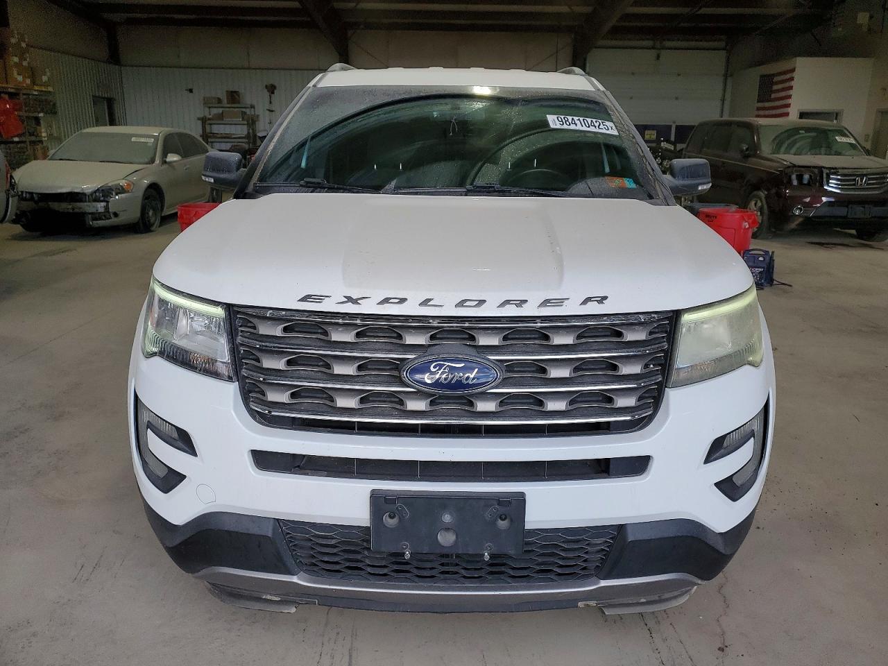 2016 FORD EXPLORER XLT photo 5