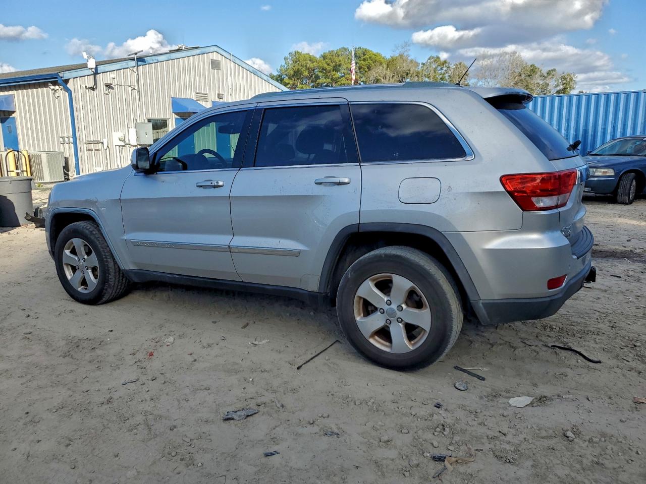 2012 JEEP GRAND CHEROKEE LAREDO photo 2