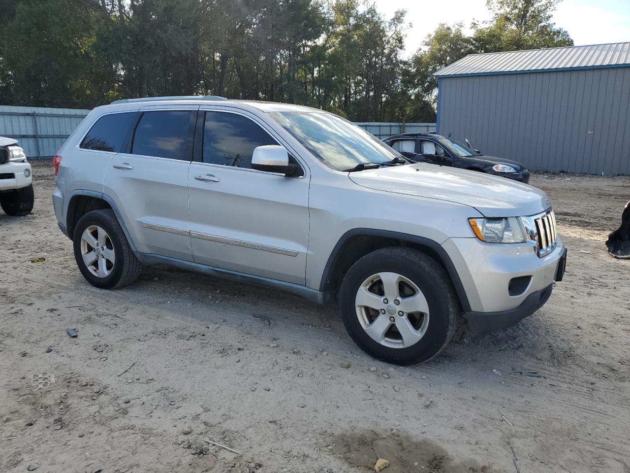 2012 JEEP GRAND CHEROKEE LAREDO photo 4
