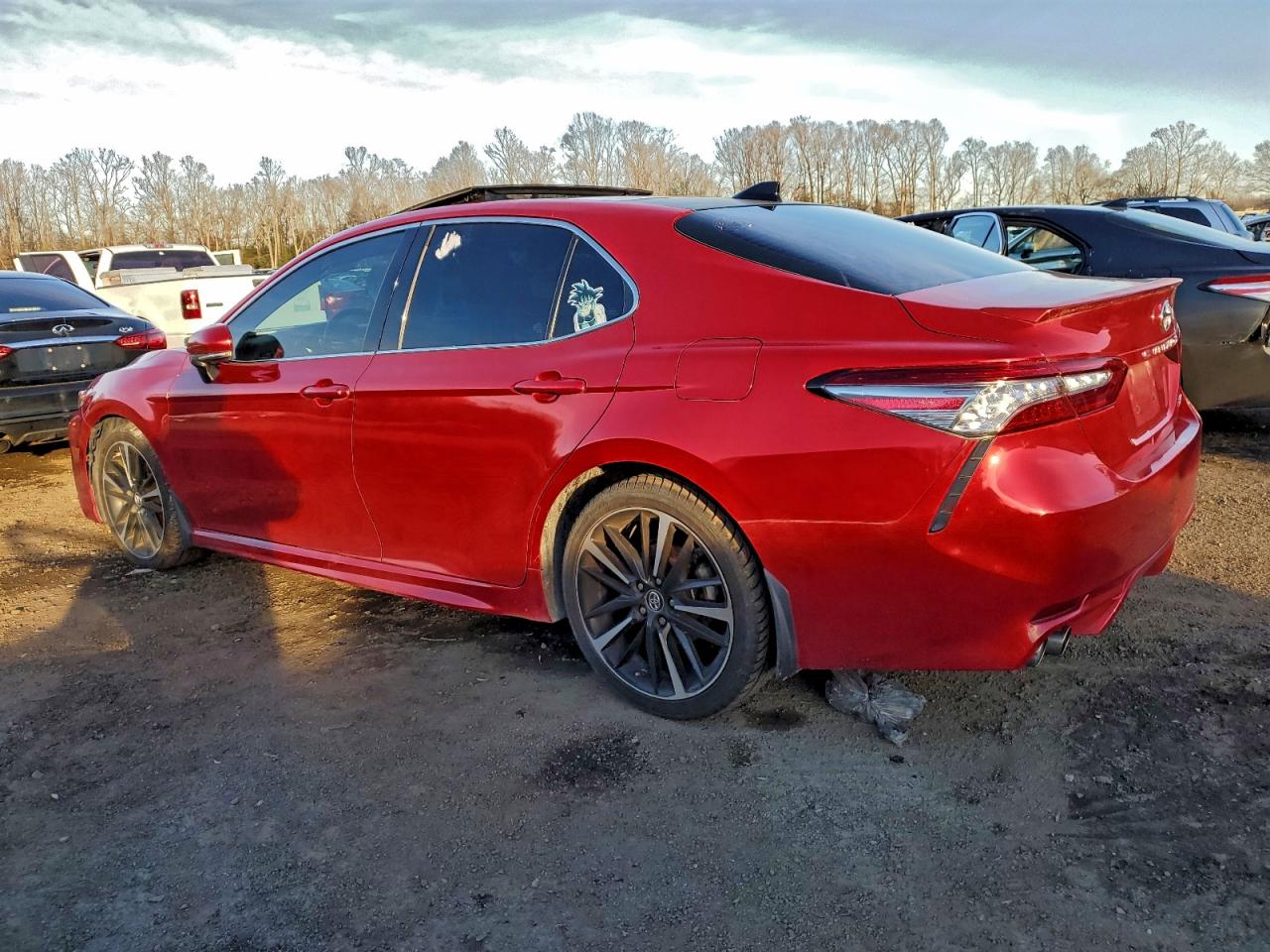2019 TOYOTA CAMRY XSE photo 2