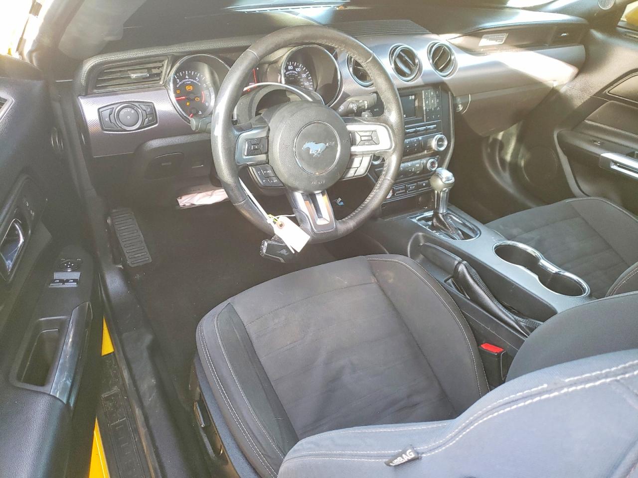 2016 FORD MUSTANG photo 8