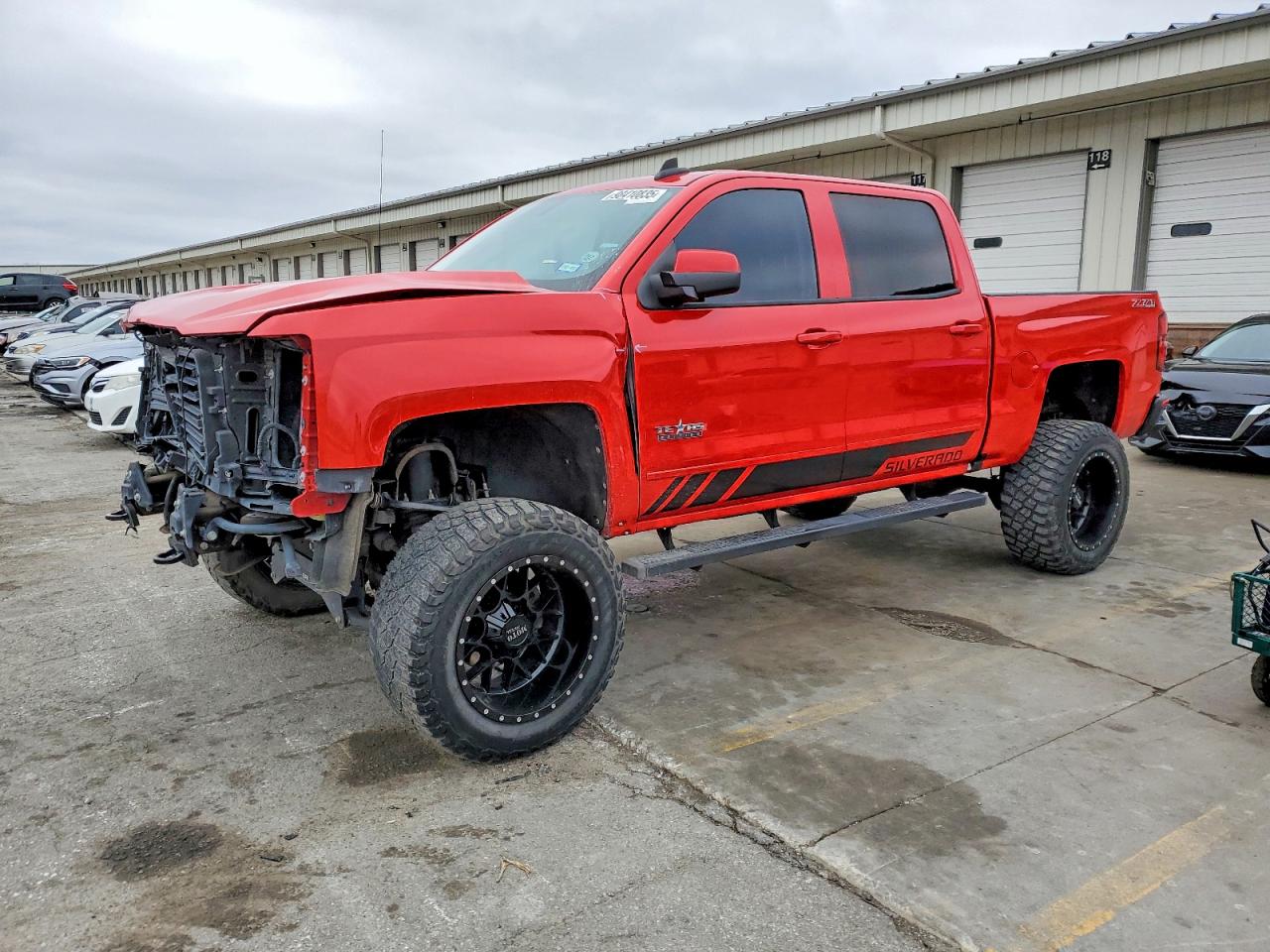 2017 CHEVROLET SILVERADO K1500 LT photo 2