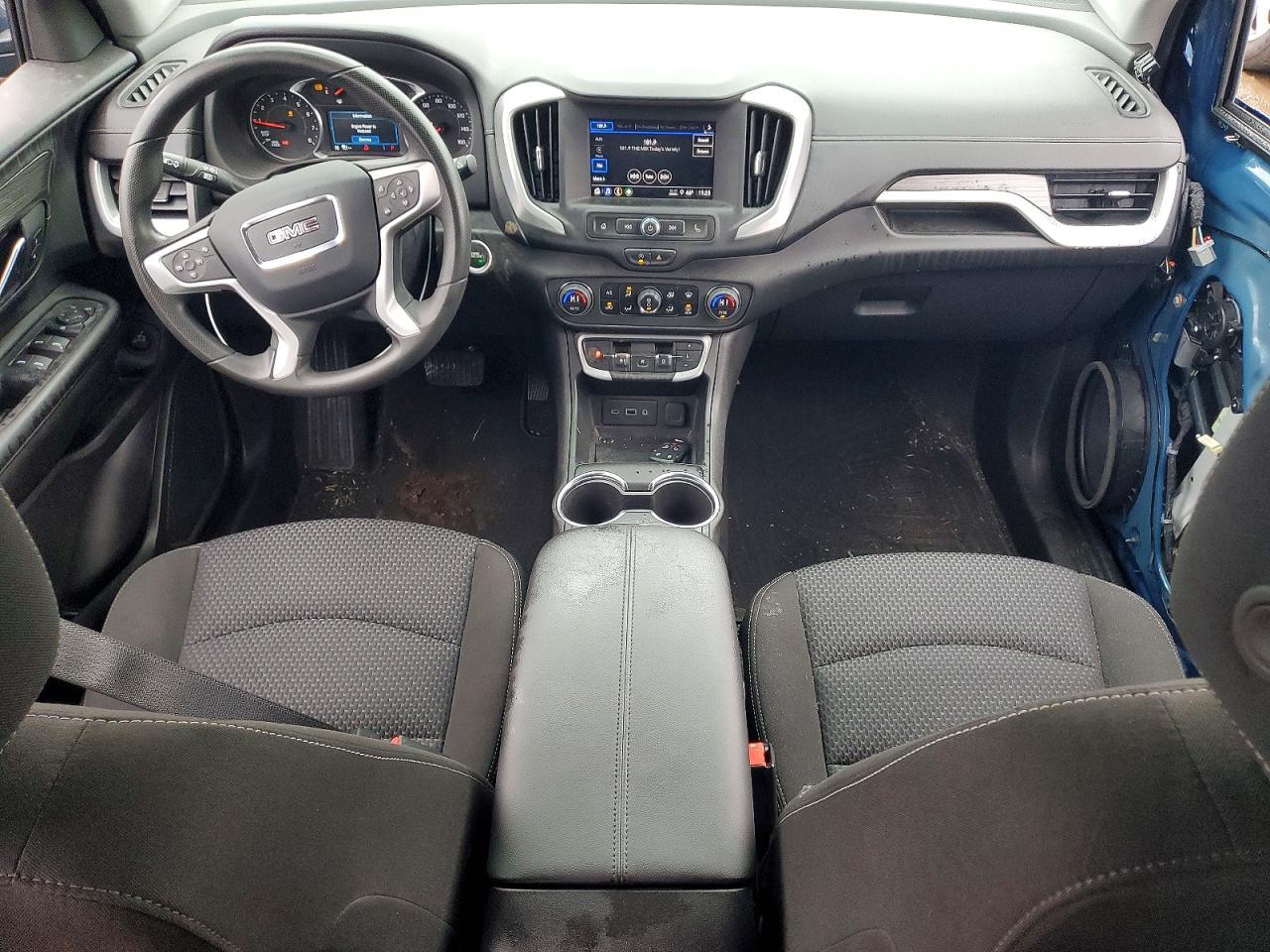 2024 GMC TERRAIN SLE photo 22