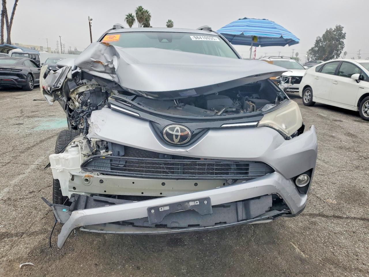 2018 TOYOTA RAV4 XLE photo 5