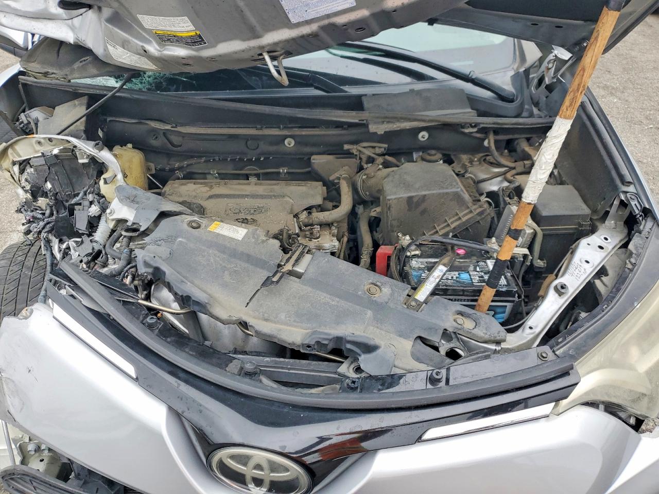 2018 TOYOTA RAV4 XLE photo 12