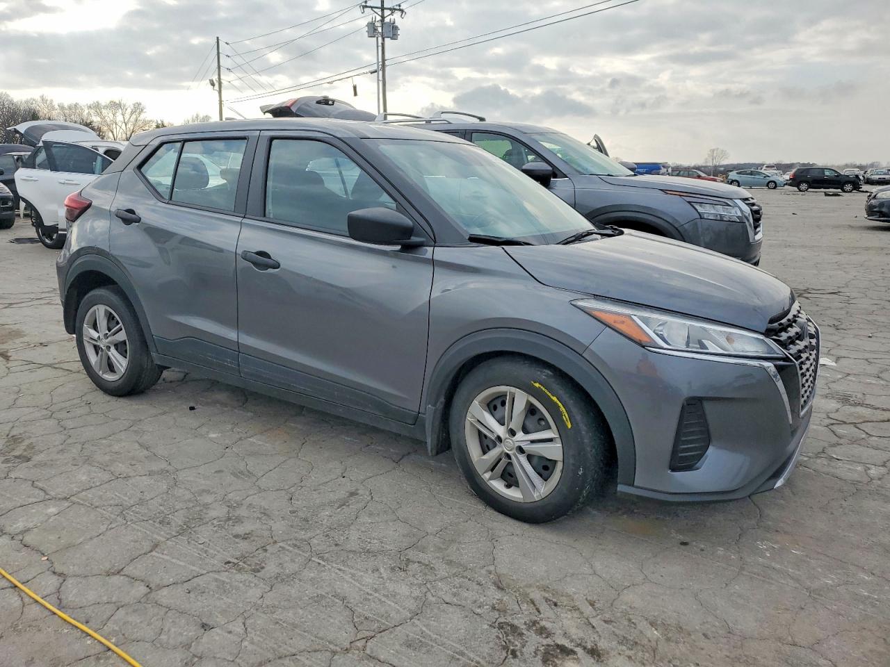 2023 NISSAN KICKS S photo 4