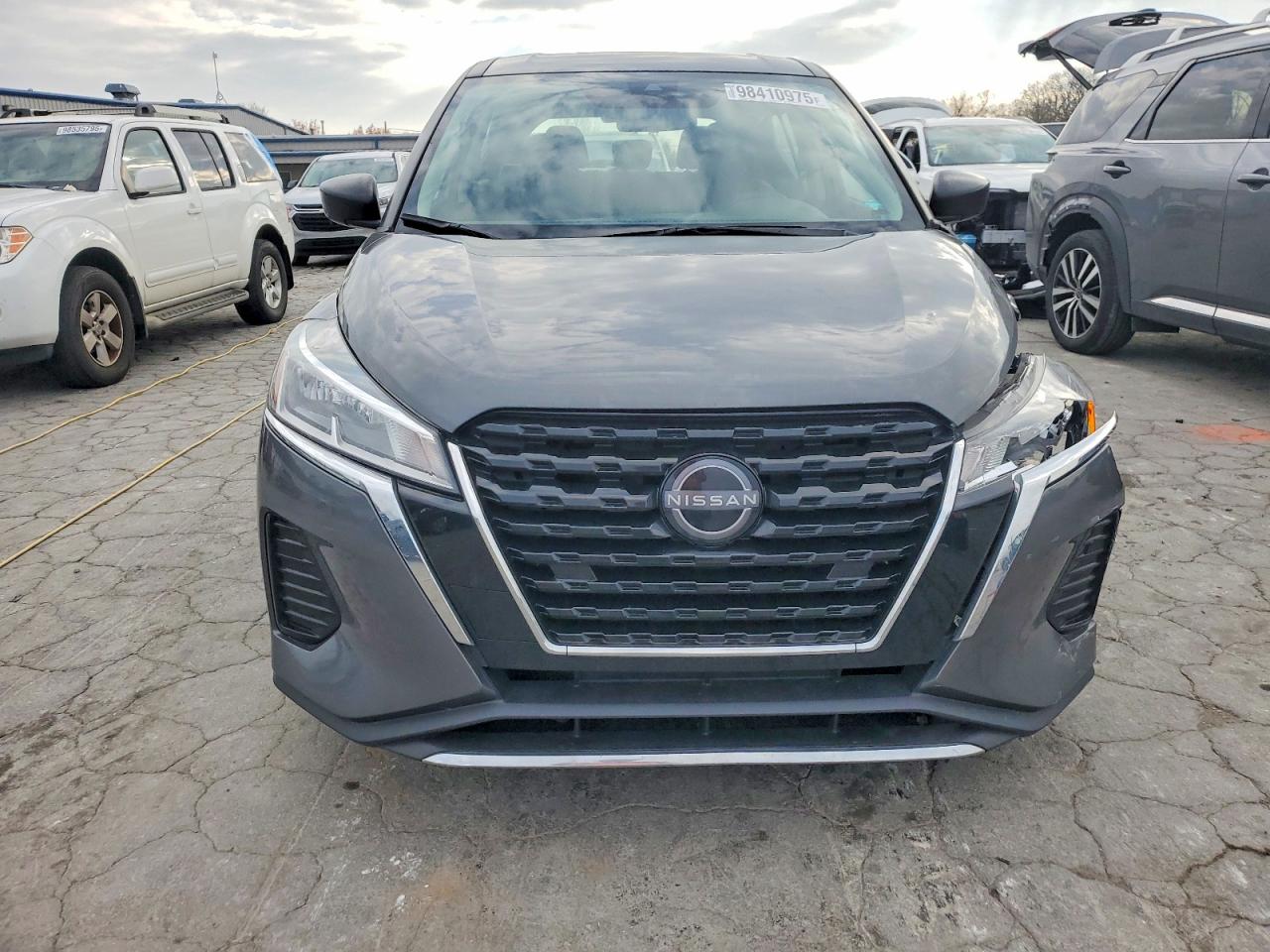 2023 NISSAN KICKS S photo 5