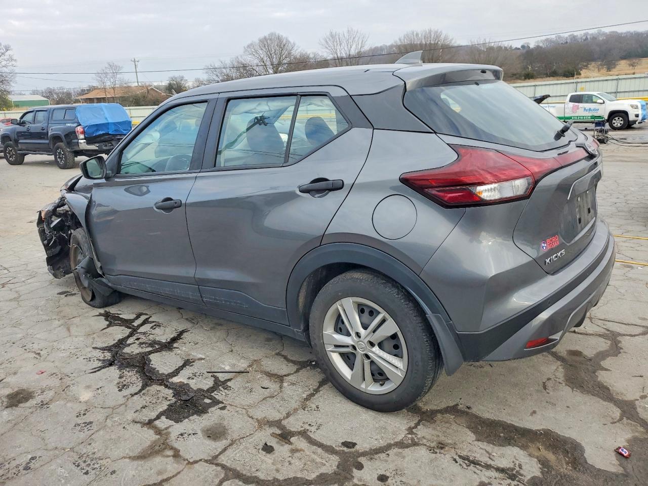 2023 NISSAN KICKS S photo 2