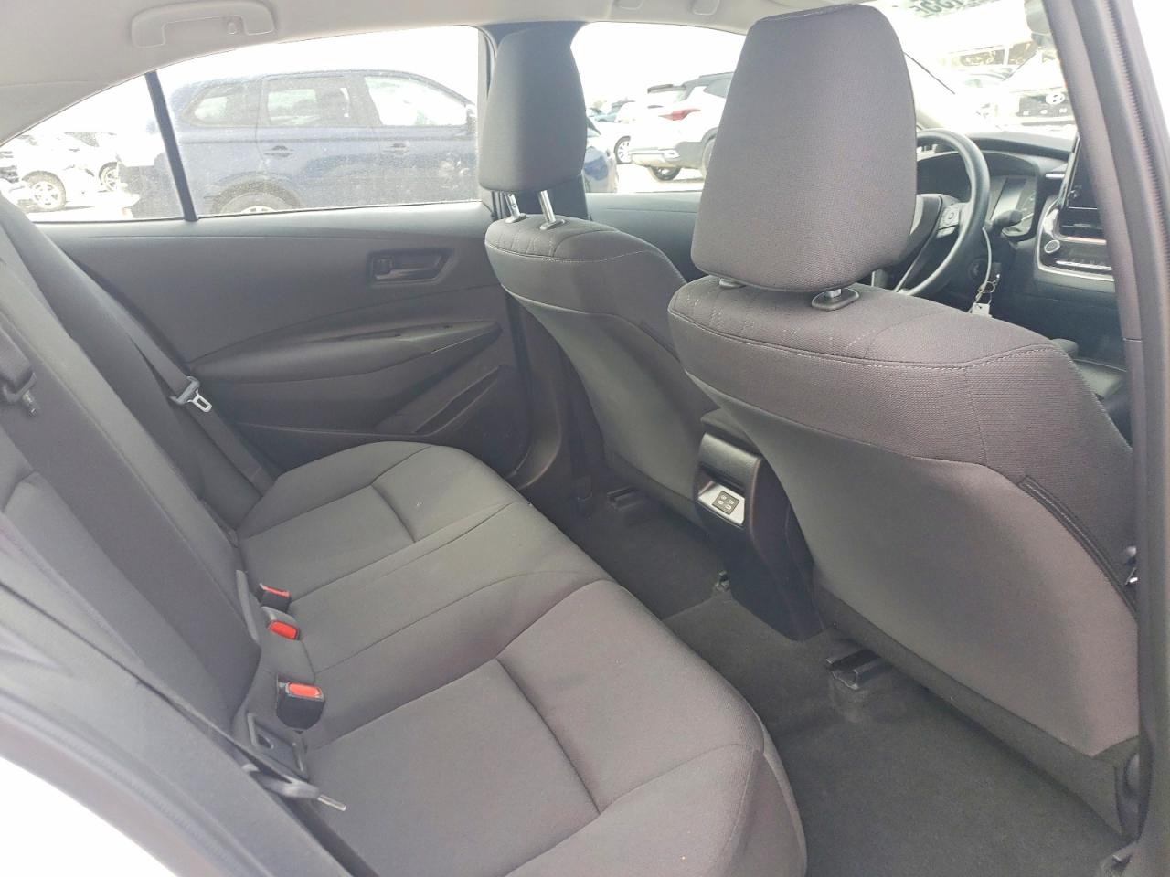 2025 TOYOTA COROLLA LE photo 10