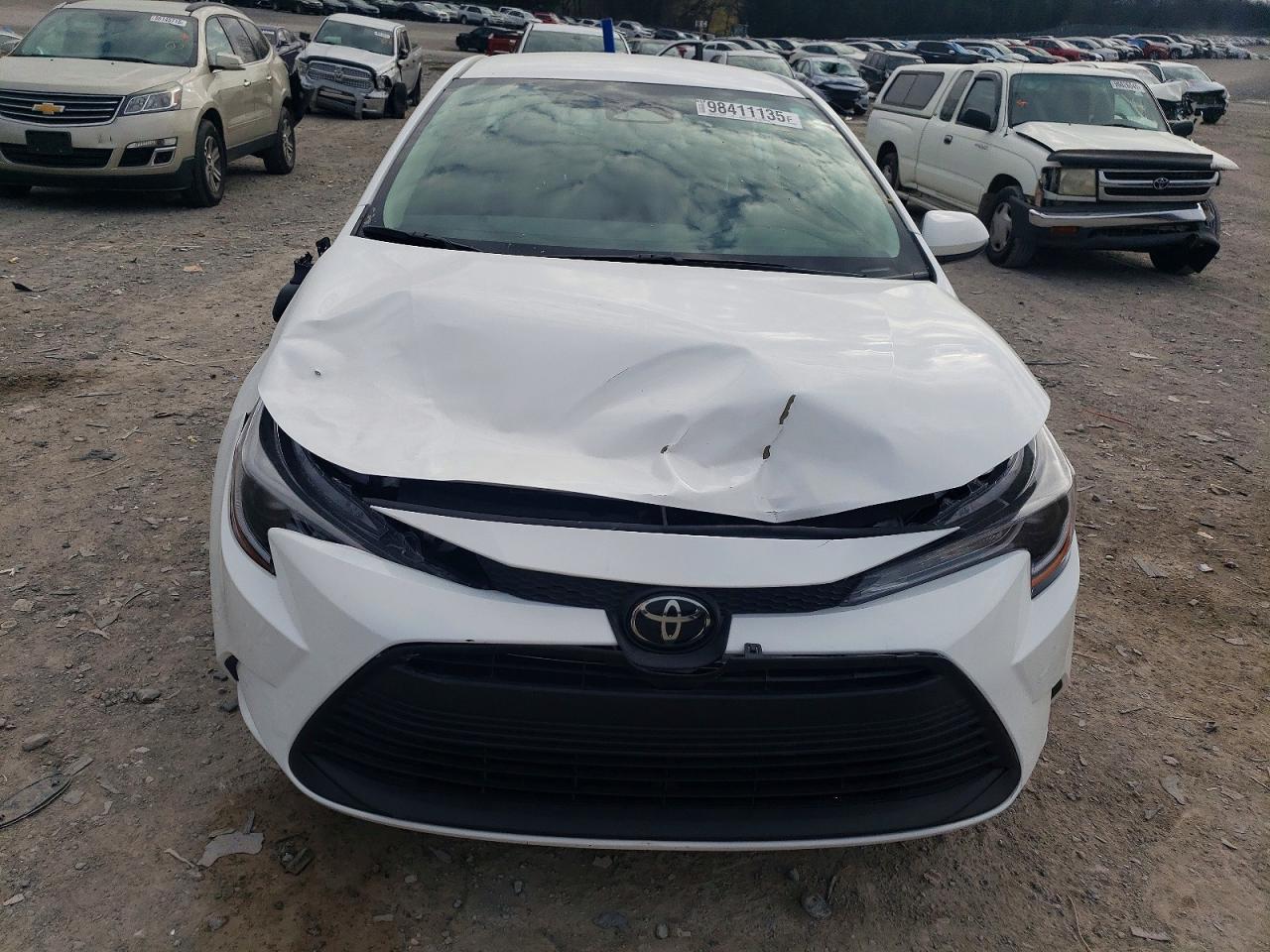 2025 TOYOTA COROLLA LE photo 5