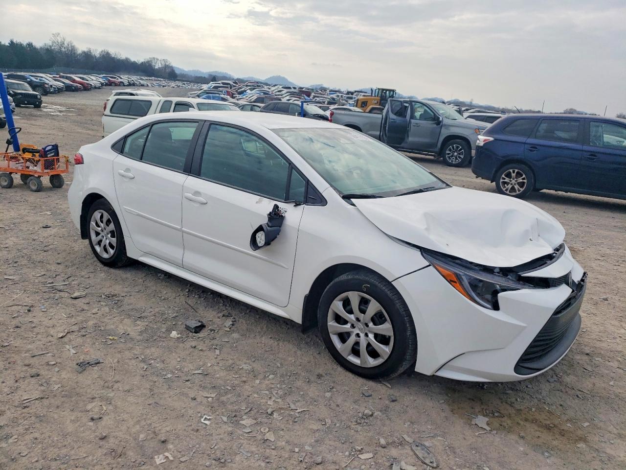 2025 TOYOTA COROLLA LE photo 4
