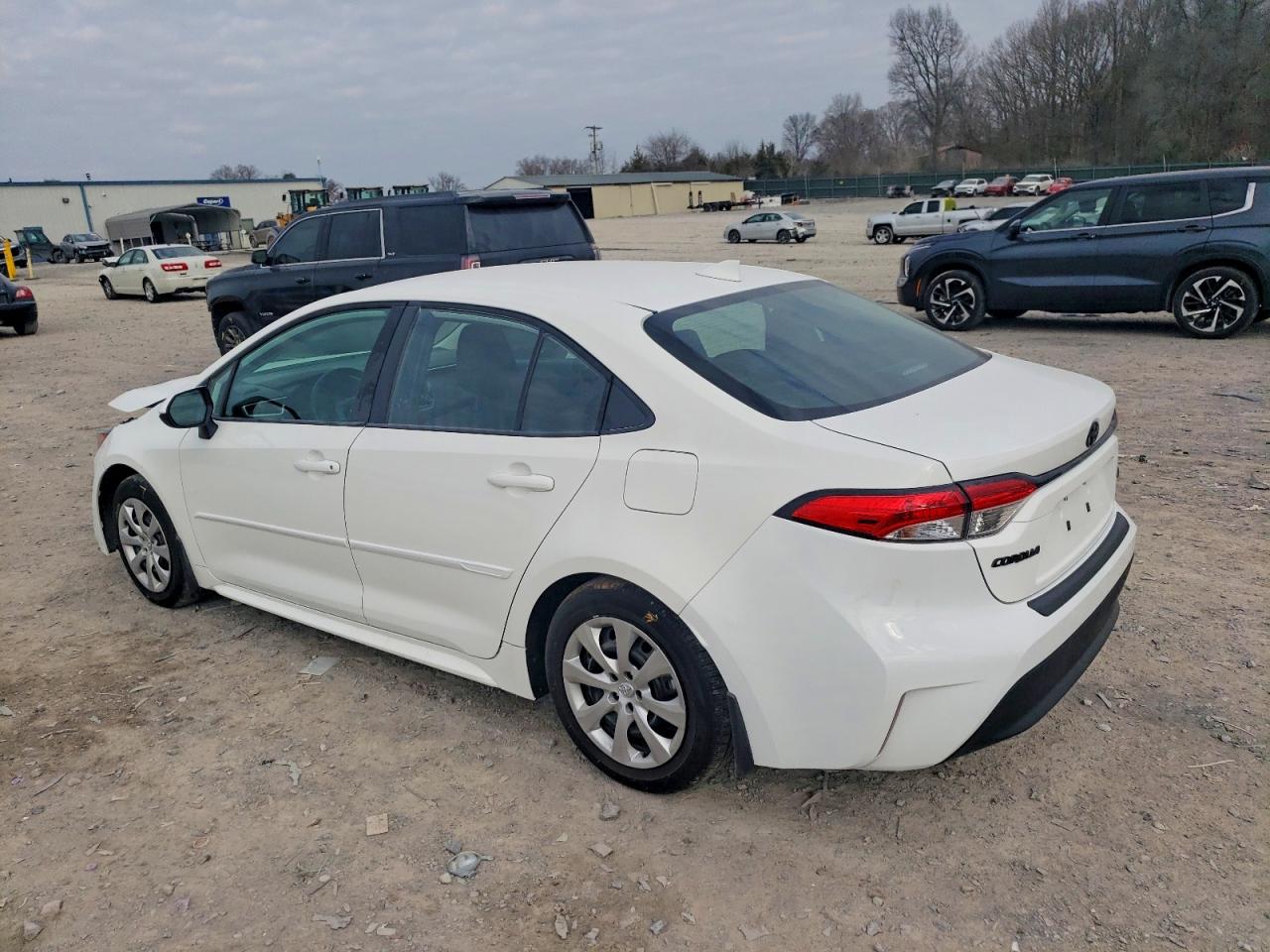 2025 TOYOTA COROLLA LE photo 2