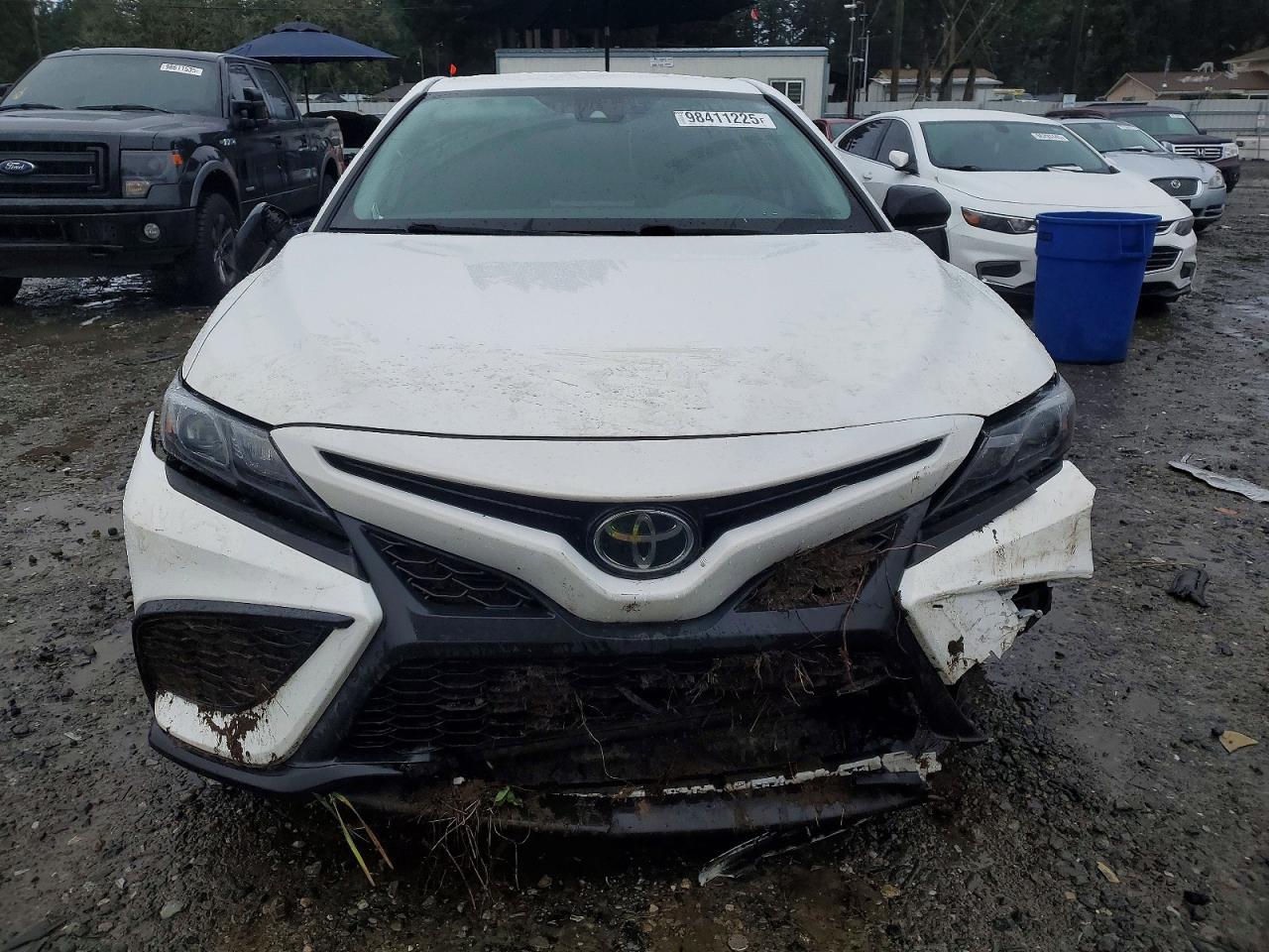 2022 TOYOTA CAMRY SE photo 5