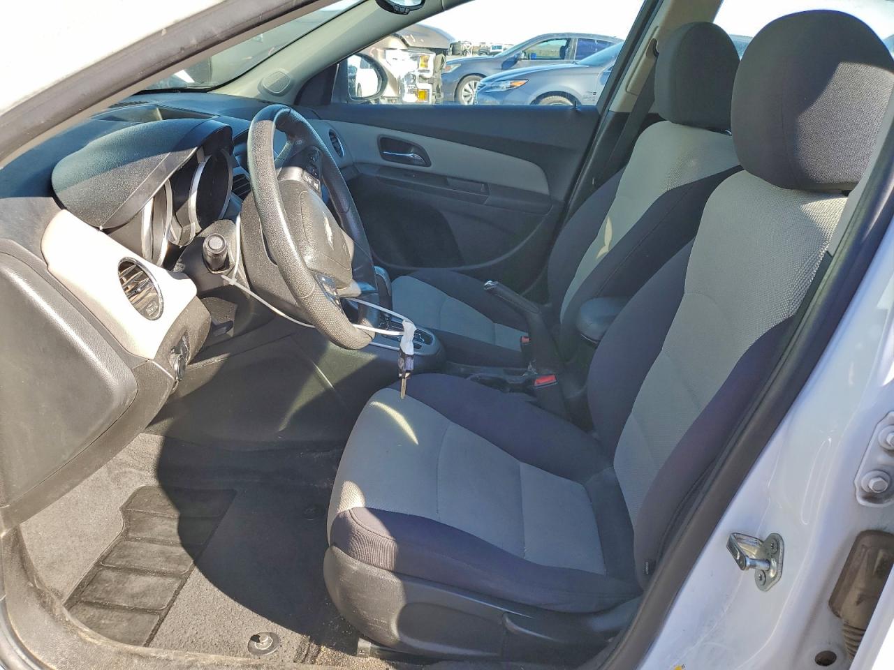 2013 CHEVROLET CRUZE LS photo 7