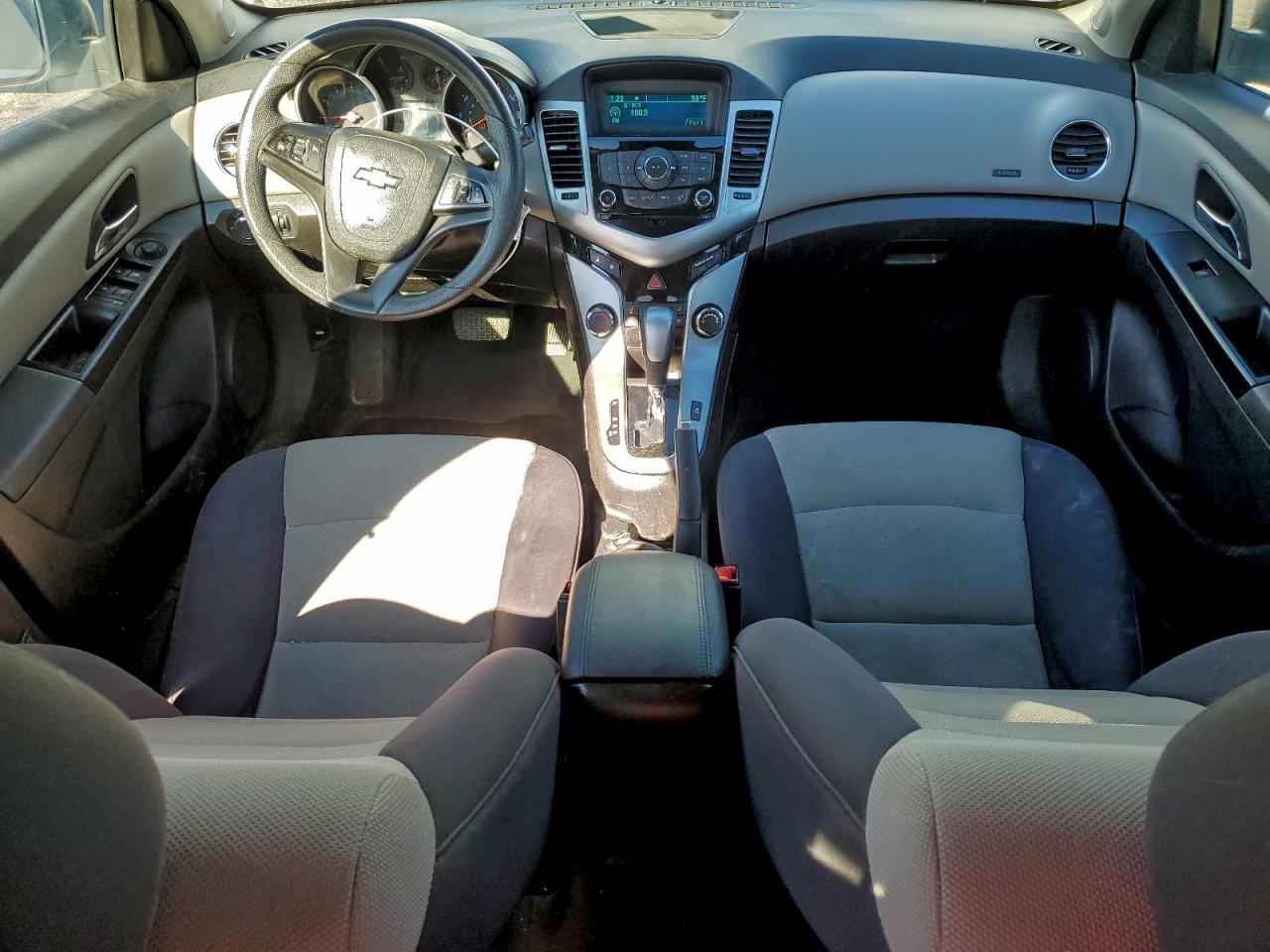 2013 CHEVROLET CRUZE LS photo 8