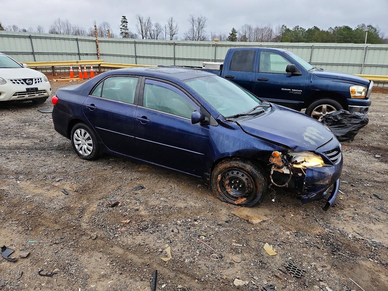2013 TOYOTA COROLLA BASE photo 4
