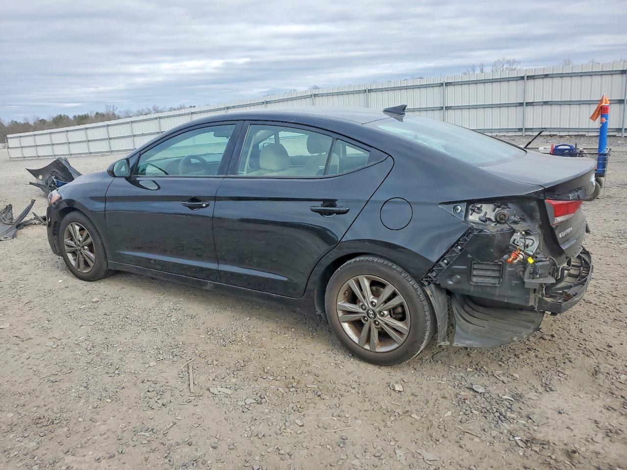 2018 HYUNDAI ELANTRA SEL photo 2