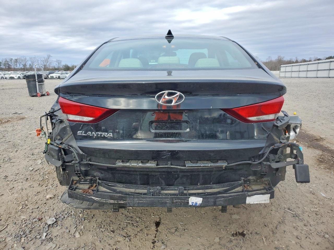 2018 HYUNDAI ELANTRA SEL photo 6