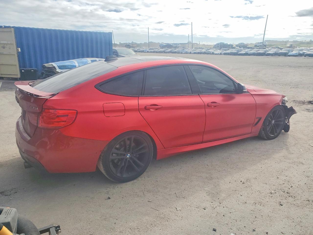 2015 BMW 335 XIGT photo 3