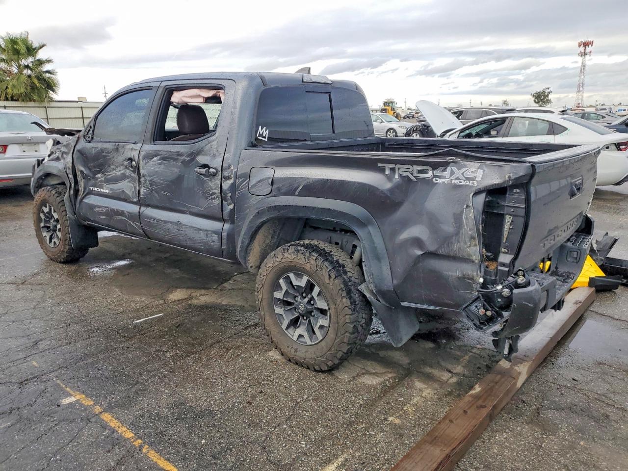 2021 TOYOTA TACOMA DOUBLE CAB photo 2