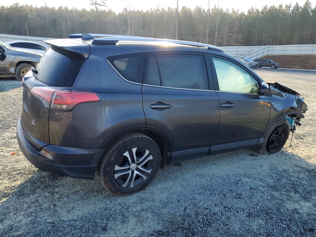 2016 TOYOTA RAV4 LE photo 3