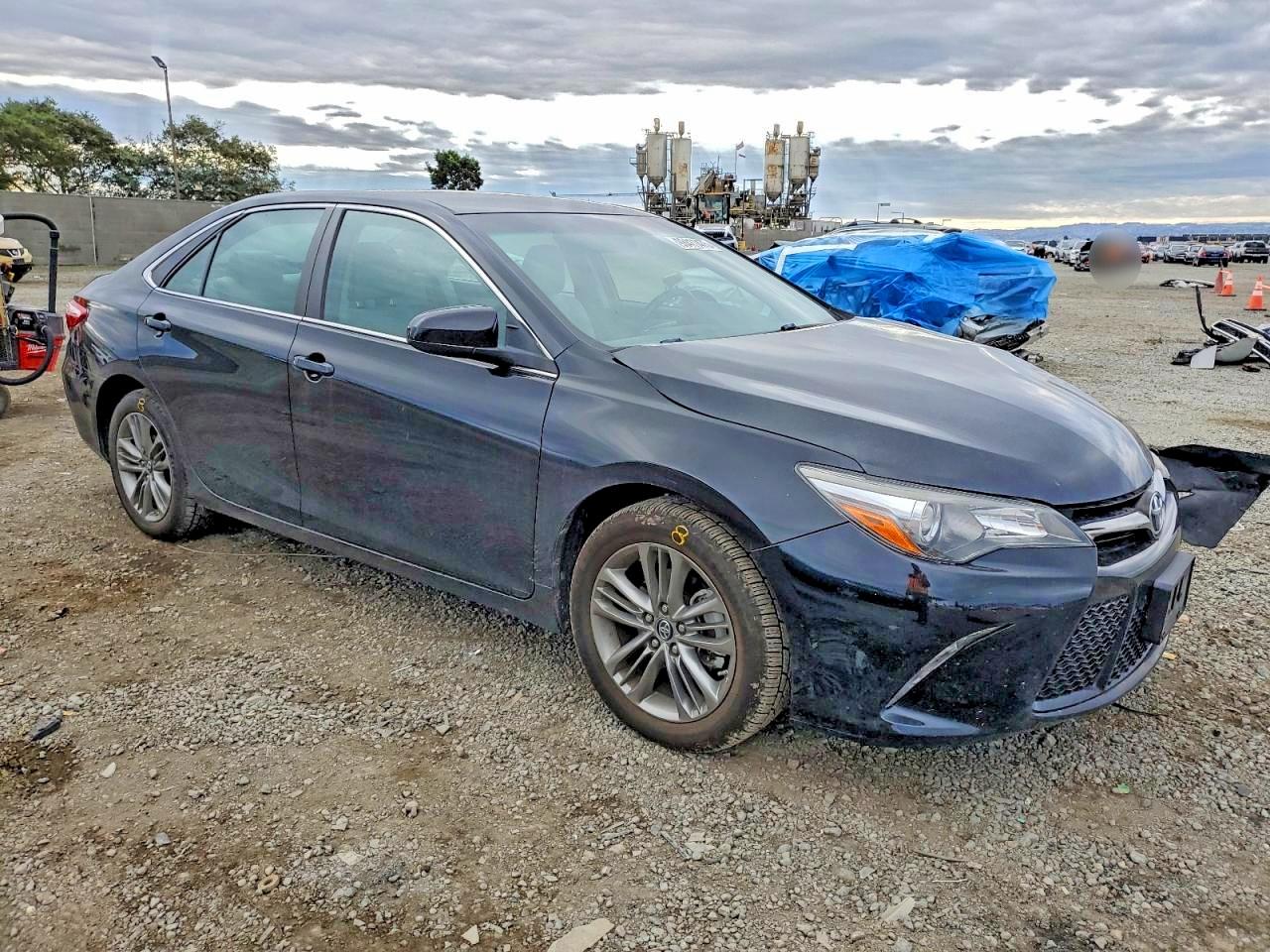 2017 TOYOTA CAMRY LE photo 4