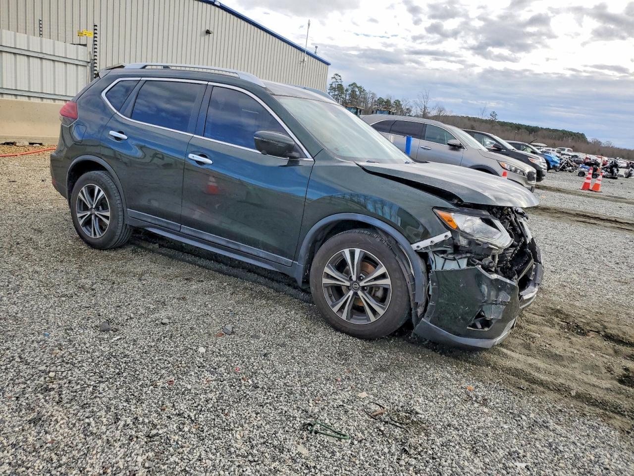 2019 NISSAN ROGUE S photo 4