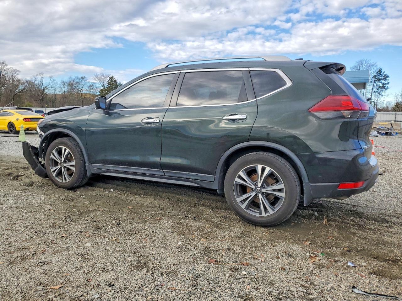 2019 NISSAN ROGUE S photo 2