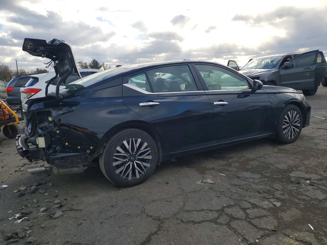 2024 NISSAN ALTIMA SV photo 3