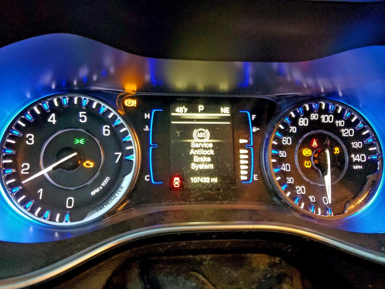 2016 CHRYSLER 200 LIMITED photo 9