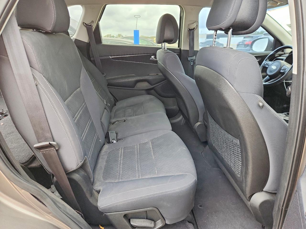 2016 KIA SORENTO LX photo 10