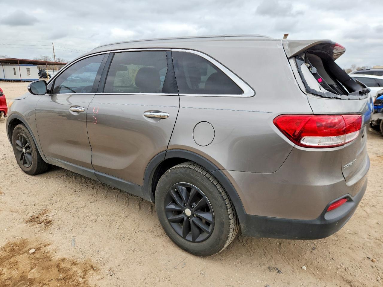 2016 KIA SORENTO LX photo 2