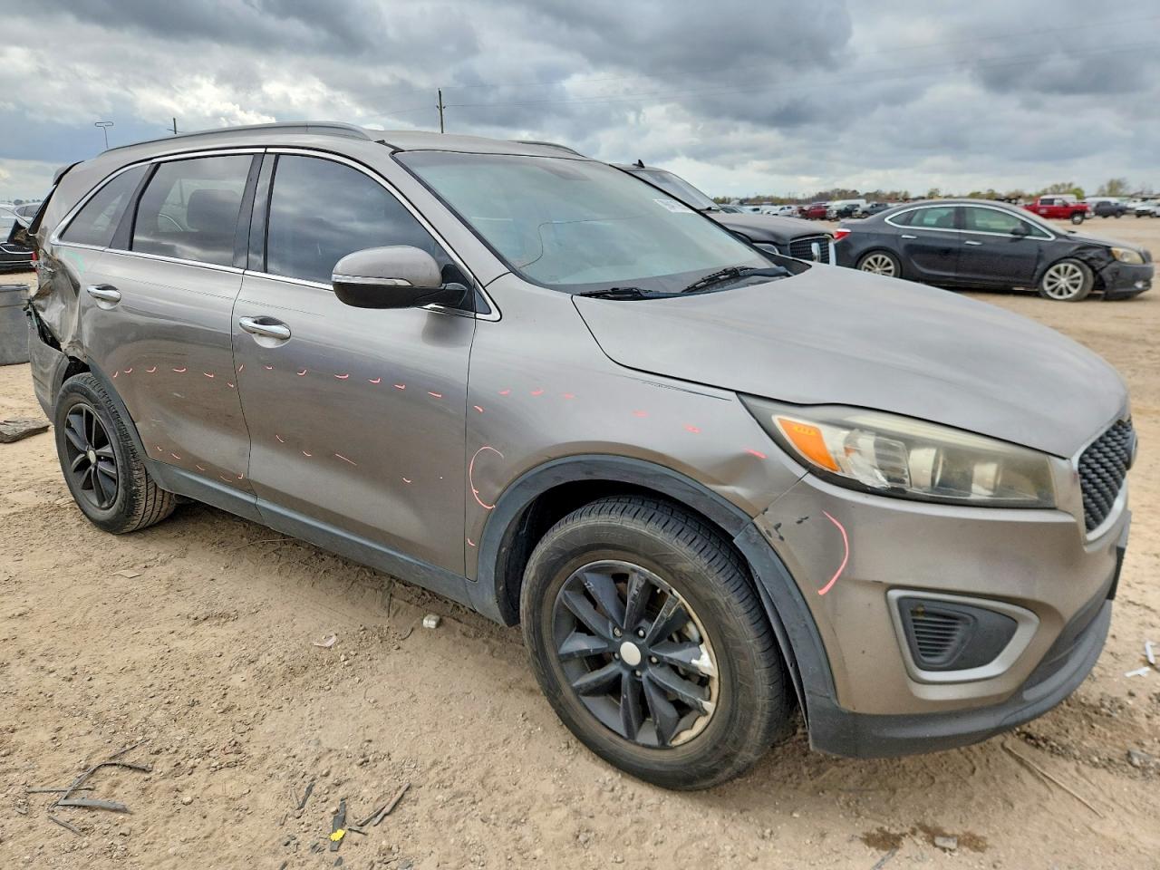 2016 KIA SORENTO LX photo 4