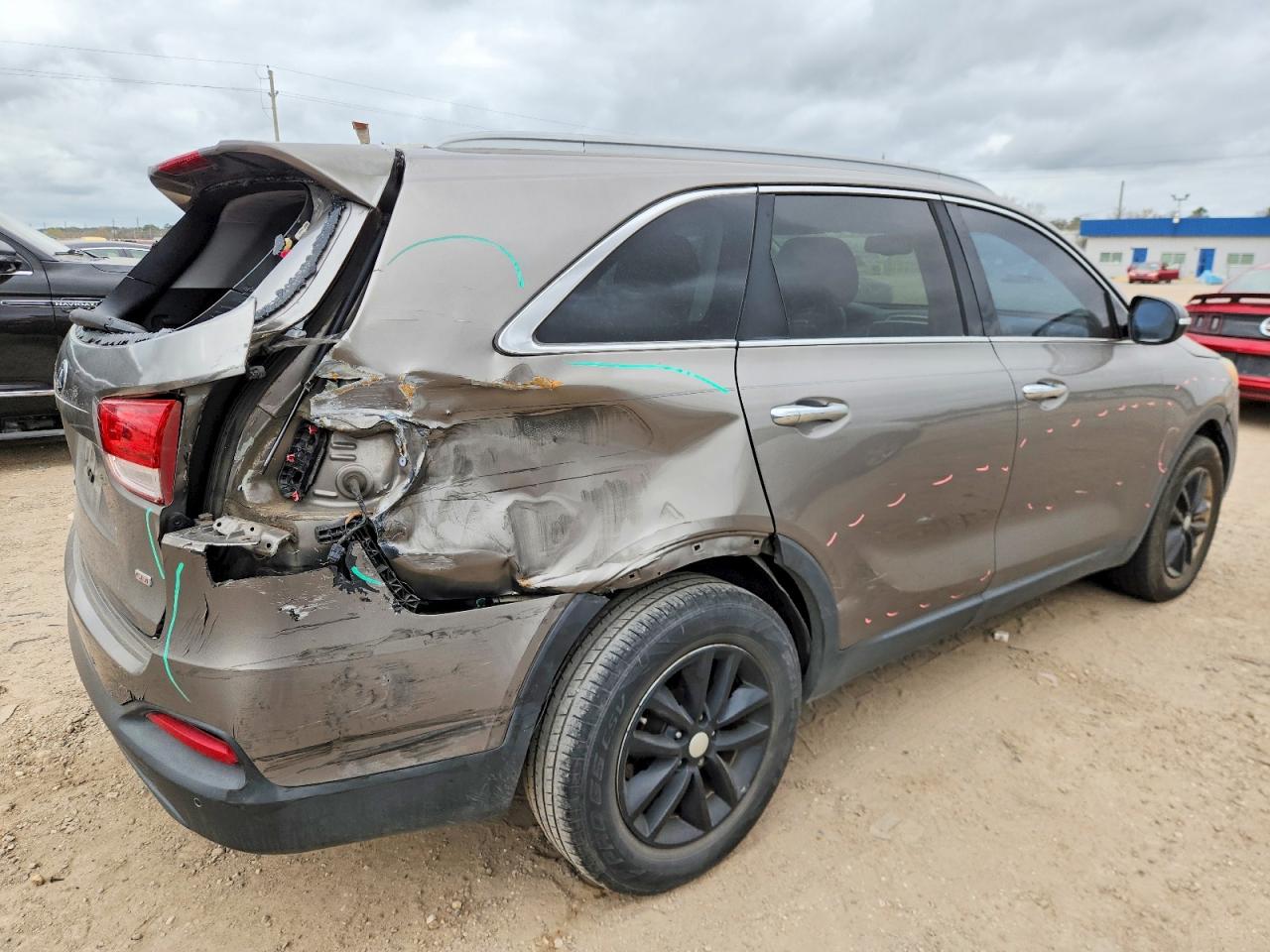 2016 KIA SORENTO LX photo 3