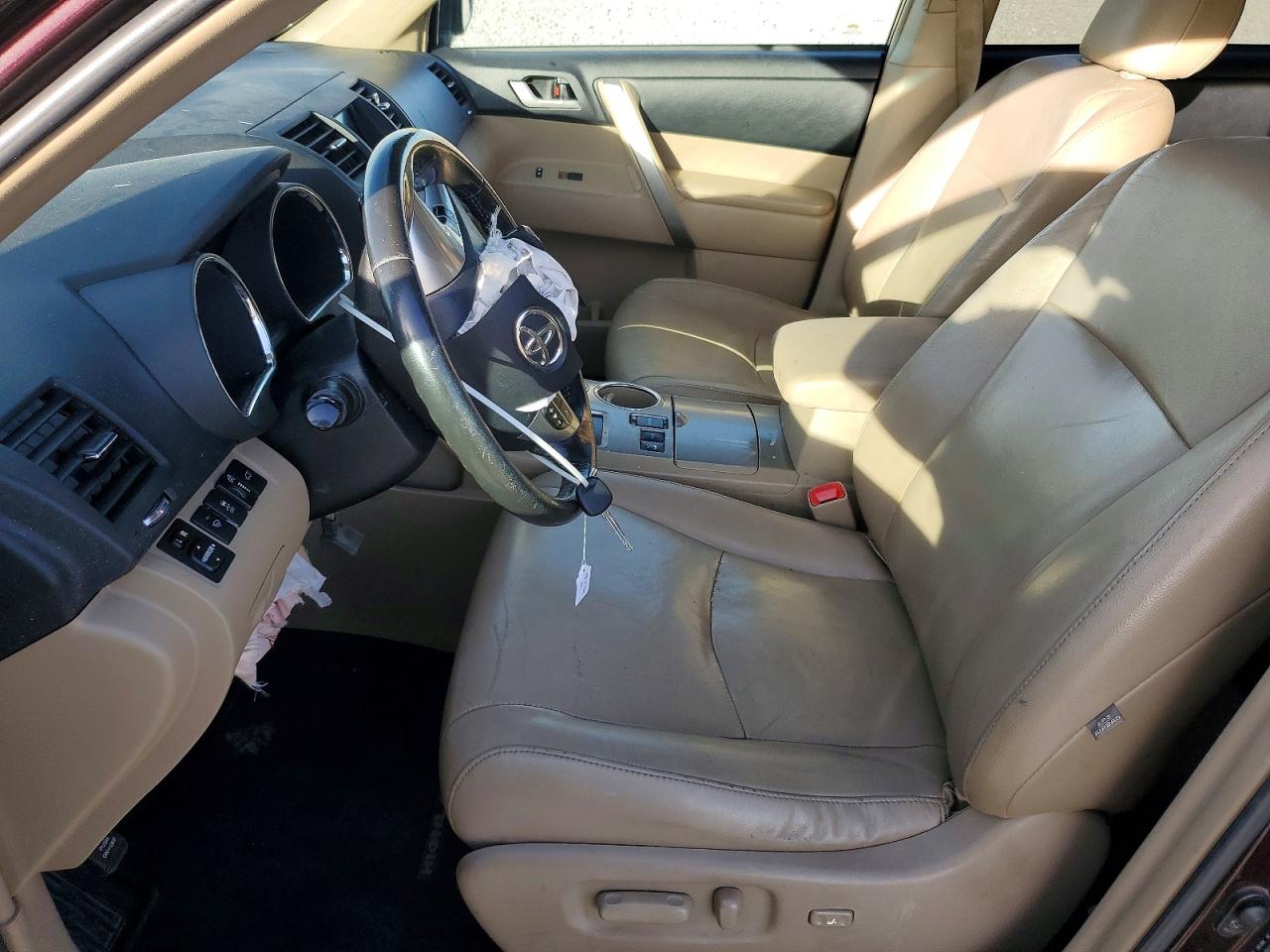 2012 TOYOTA HIGHLANDER BASE photo 7