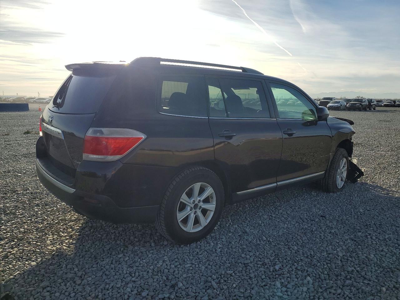 2012 TOYOTA HIGHLANDER BASE photo 3