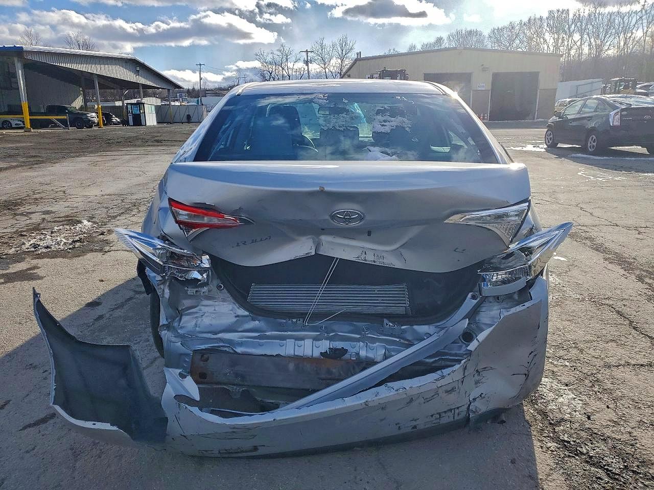 2016 TOYOTA COROLLA L photo 6