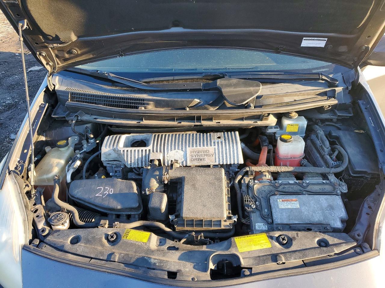 2011 TOYOTA PRIUS photo 11