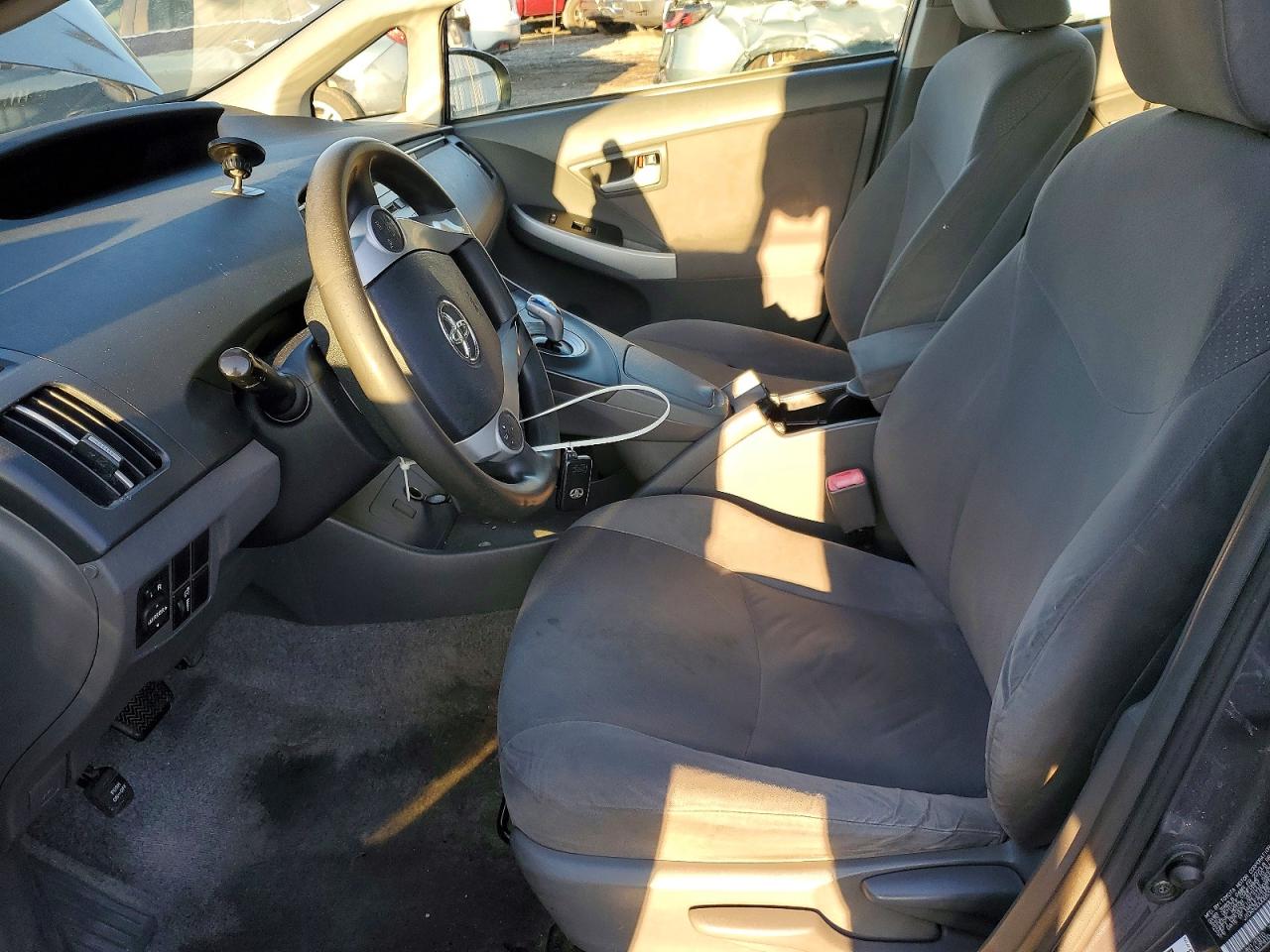 2011 TOYOTA PRIUS photo 7