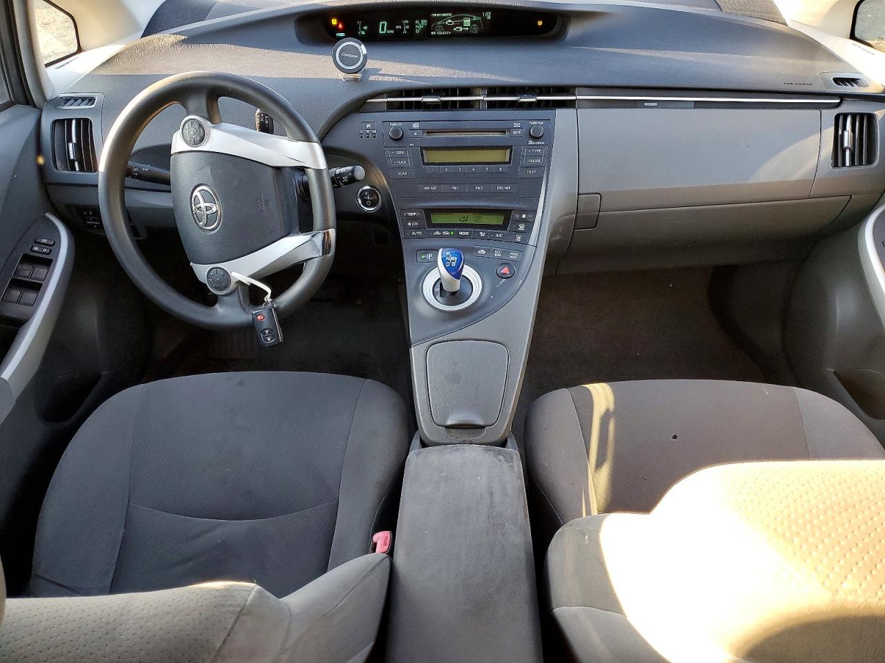 2011 TOYOTA PRIUS photo 8