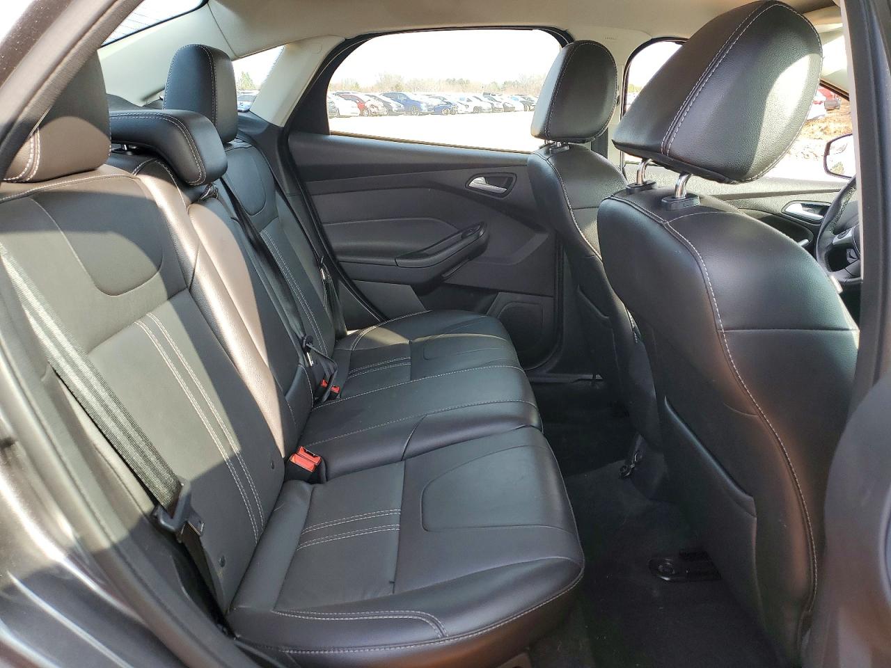 2014 FORD FOCUS SE photo 10