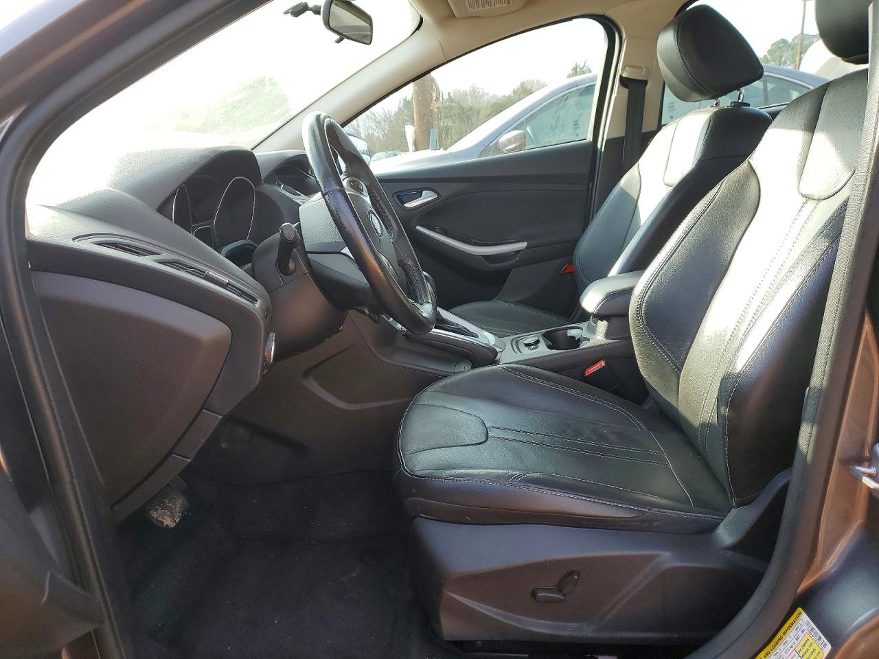 2014 FORD FOCUS SE photo 7