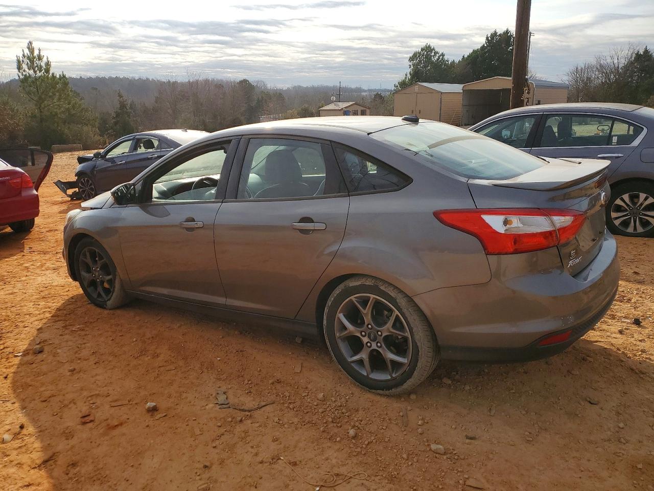 2014 FORD FOCUS SE photo 2