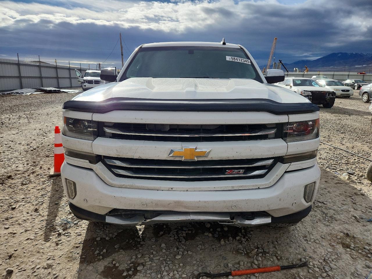 2017 CHEVROLET SILVERADO K1500 LTZ photo 5